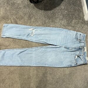 Abercrombie & Fitch The Ankle Straight Ultra High Rise - Light Wash